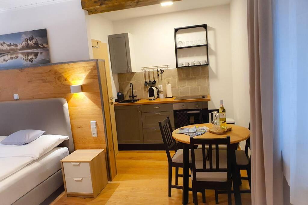 בודנסדורף Tiny Kozma Apartment מראה חיצוני תמונה