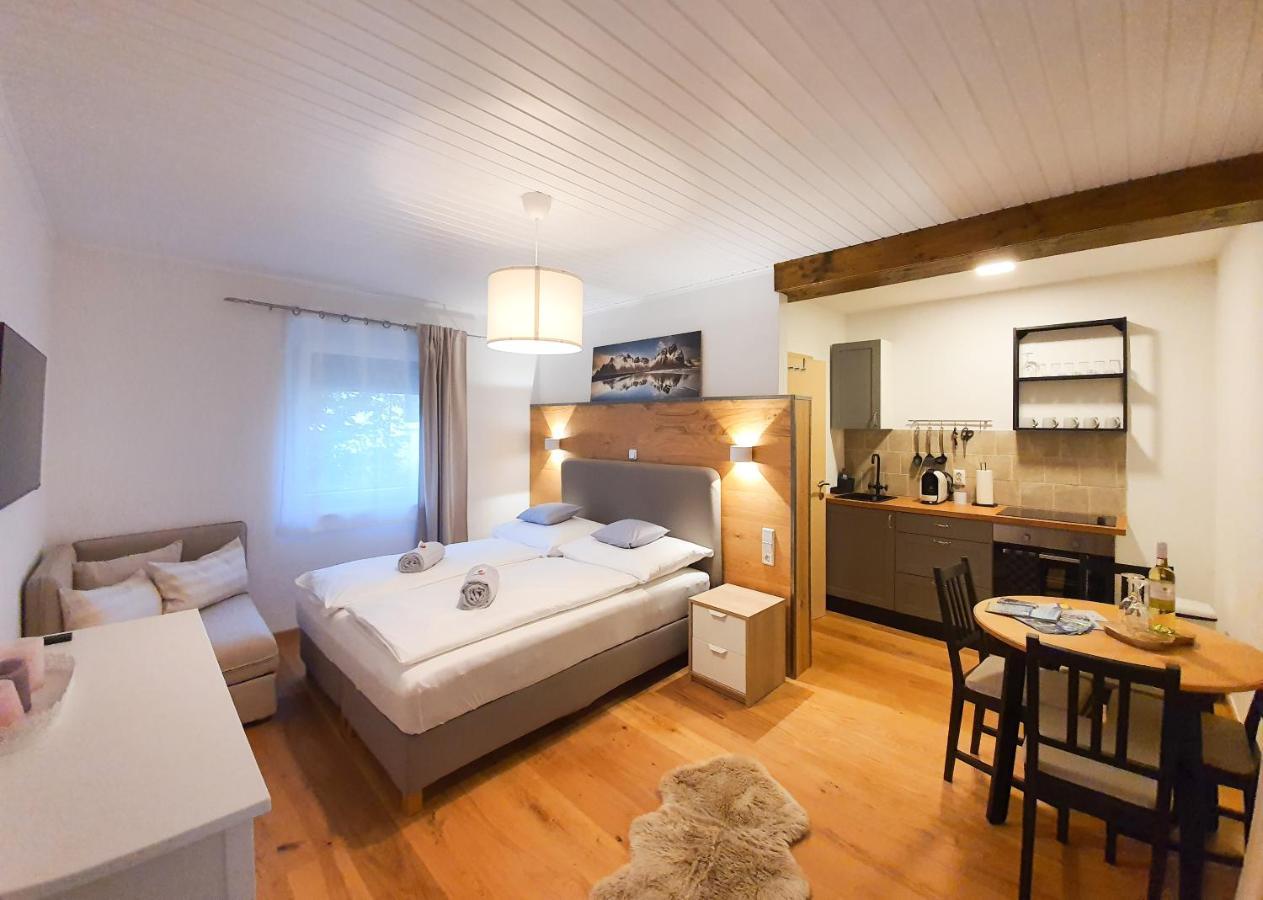 בודנסדורף Tiny Kozma Apartment מראה חיצוני תמונה